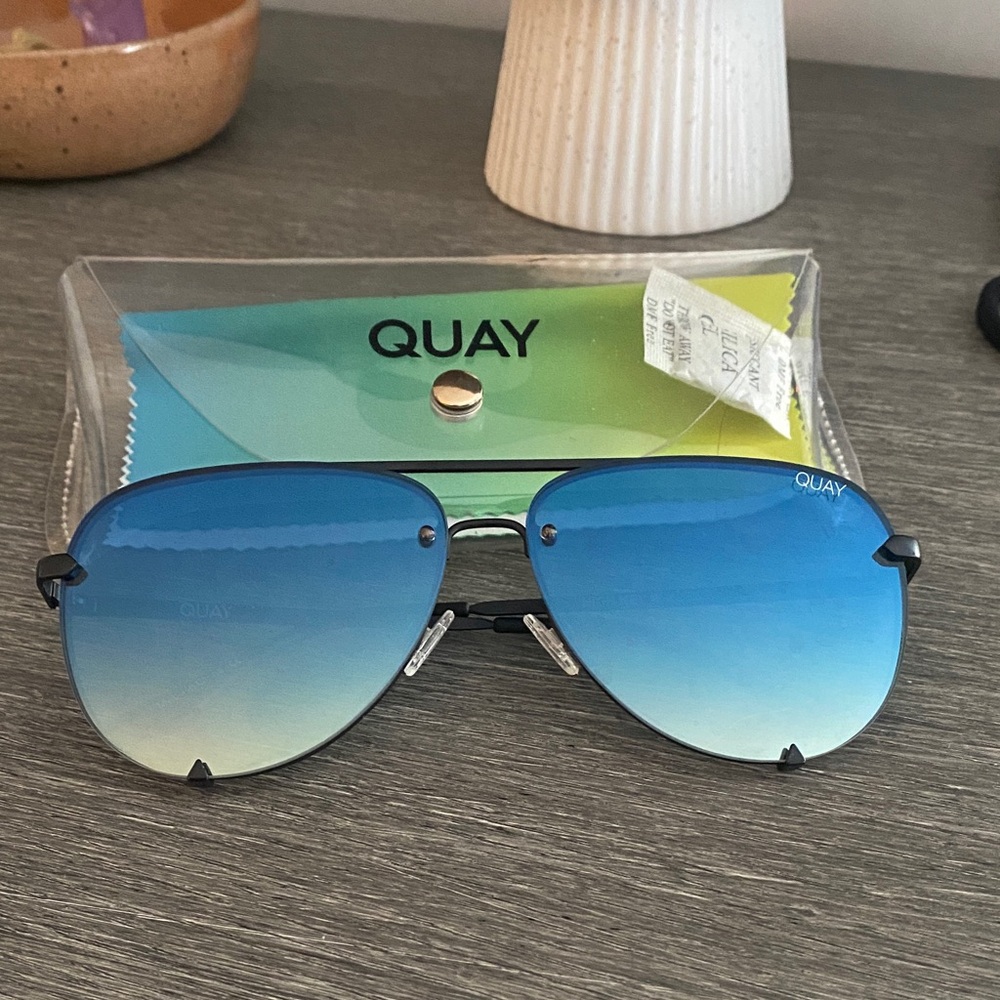 Quay Blue Gradient Aviator Sunglasses (high key)